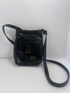 White Mountain Black Crossbody Bag with Gold Hardware